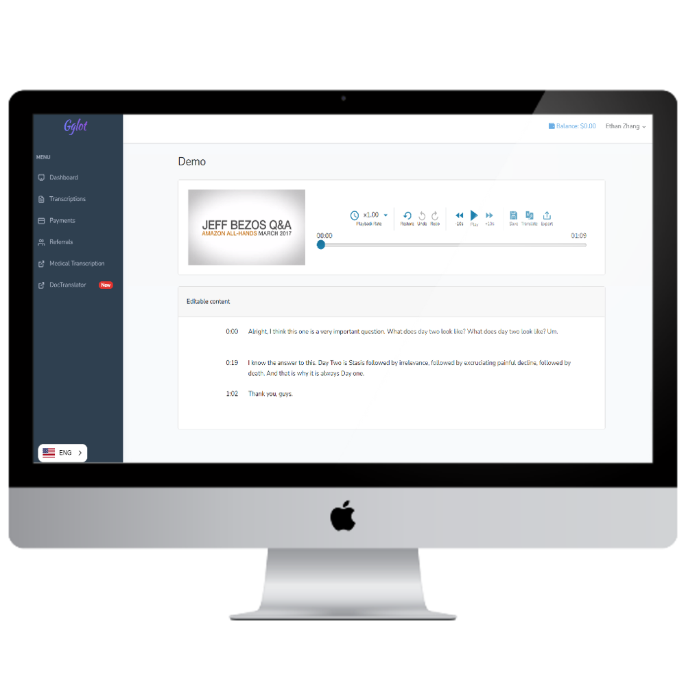 Mac Studio és Studio Display, amely a Gglot átírási szolgáltatás irányítópultját mutatja.